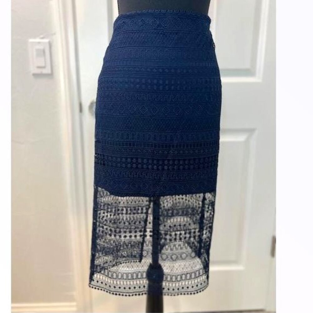 MNG Suit Collection Skirt Aire in Navy with Lace Detail – Size 6 - NWT